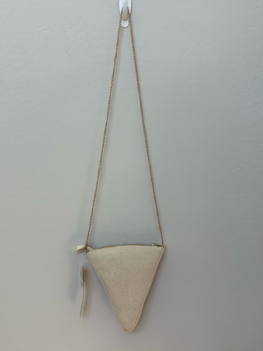 Beaded Triangle Pizza Slice Crossbody Bag in Tan, Green, and Red - Picture 5 of 7